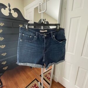 M39 - Levi’s Blue Jeans Mid Length Shorts